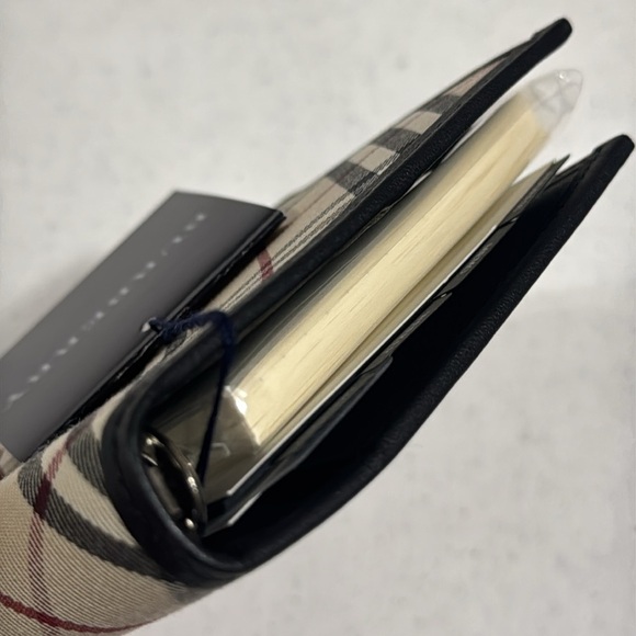 Burberry Agenda Tan & Black Novacheck New With Box 4x5.75 - Picture 7 of 13